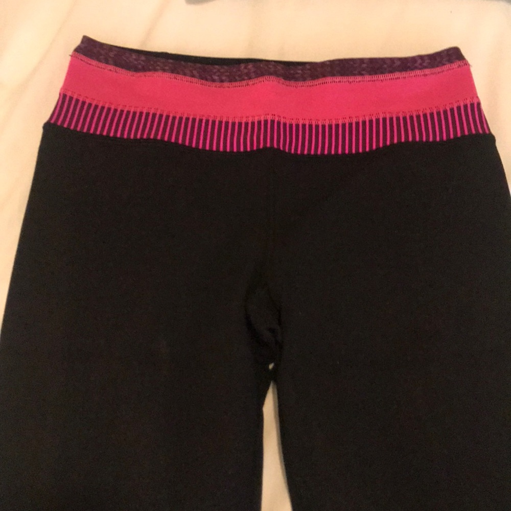 LULULEMON GROOVE PANT. Size 4